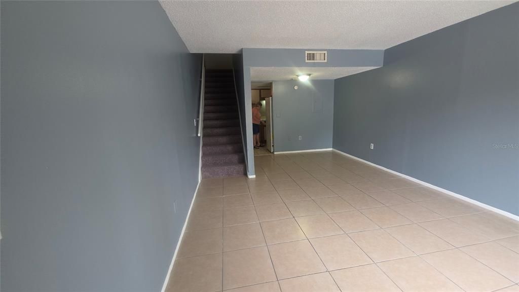 For Rent: $1,150 (1 beds, 1 baths, 765 Square Feet)