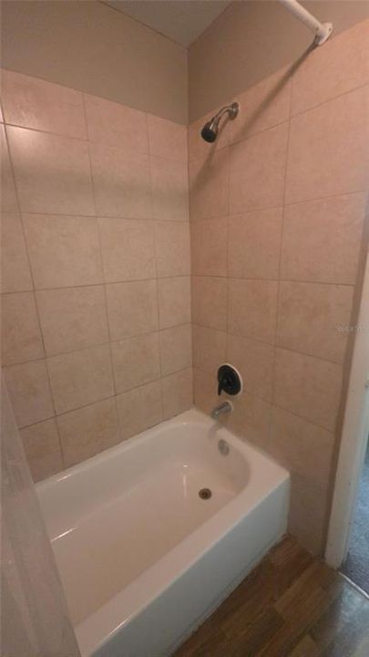 For Rent: $1,150 (1 beds, 1 baths, 765 Square Feet)