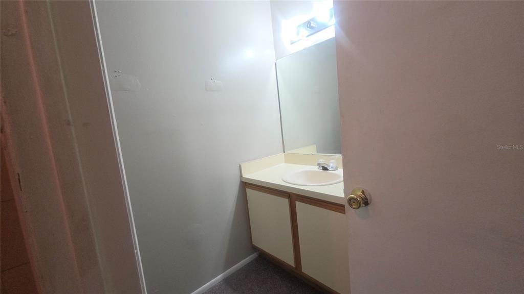 For Rent: $1,150 (1 beds, 1 baths, 765 Square Feet)