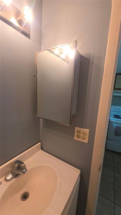 For Rent: $1,150 (1 beds, 1 baths, 765 Square Feet)