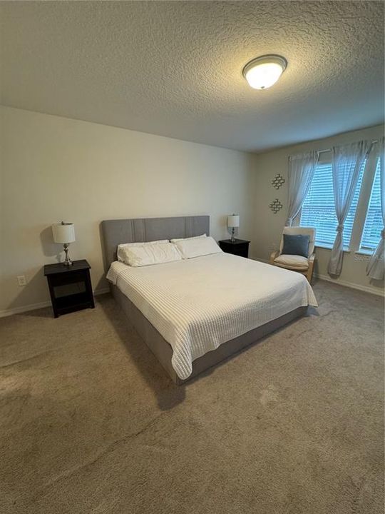 For Rent: $3,000 (5 beds, 4 baths, 2281 Square Feet)