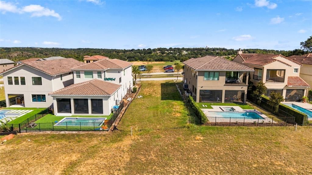 На продажу: $299,000 (0.13 acres)