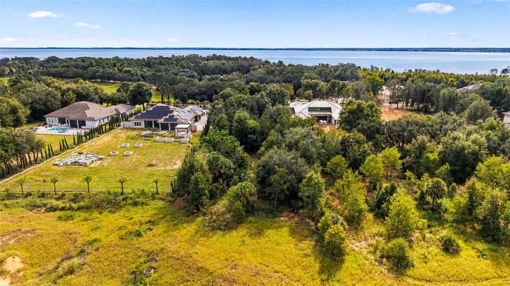 На продажу: $299,000 (0.13 acres)