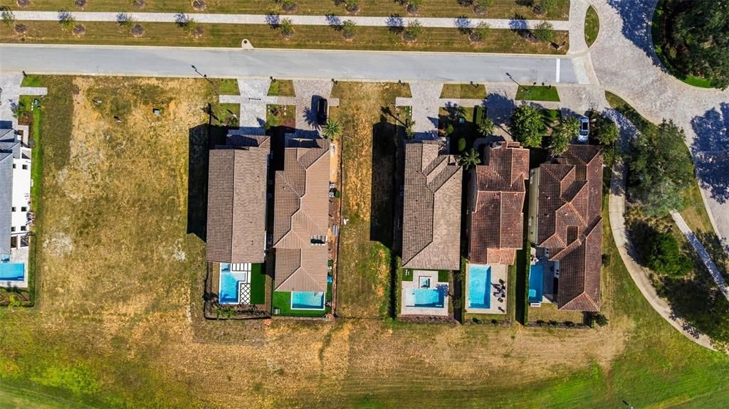 На продажу: $299,000 (0.13 acres)