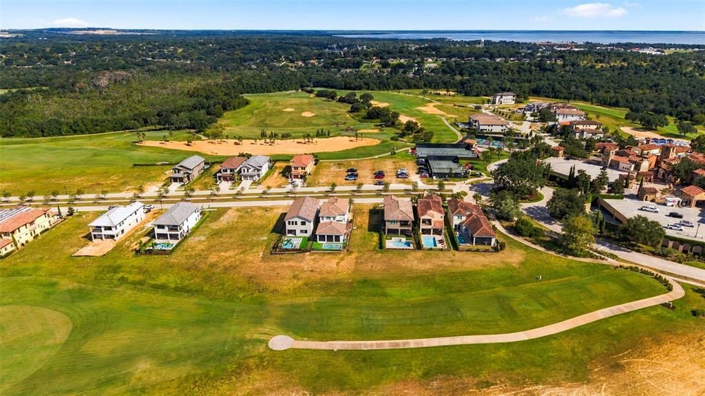 На продажу: $299,000 (0.13 acres)