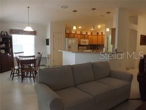 For Rent: $4,200 (3 beds, 2 baths, 2000 Square Feet)