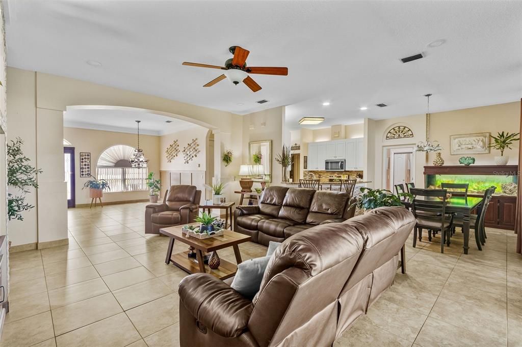 For Sale: $525,000 (5 beds, 4 baths, 2444 Square Feet)
