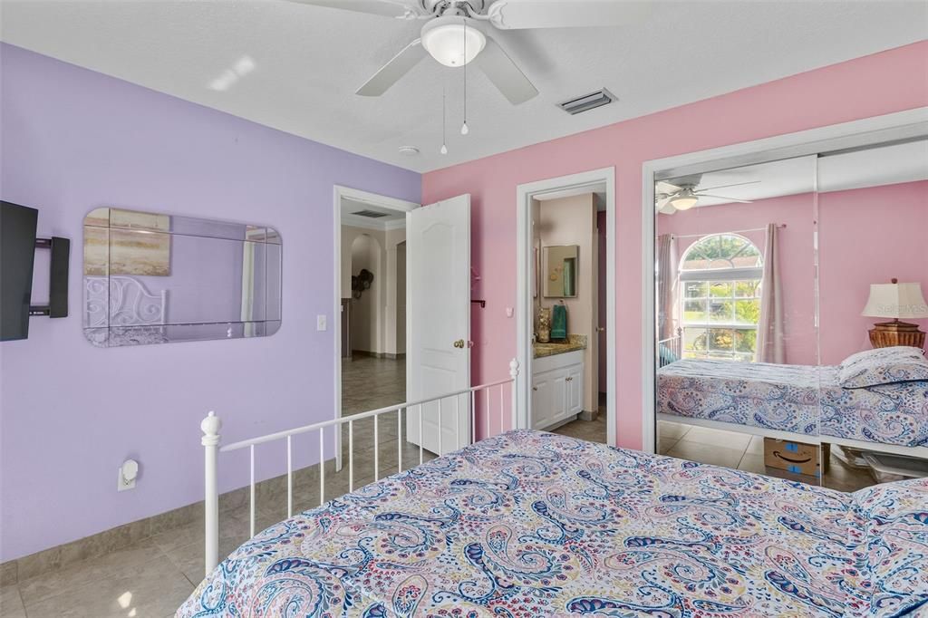 For Sale: $525,000 (5 beds, 4 baths, 2444 Square Feet)