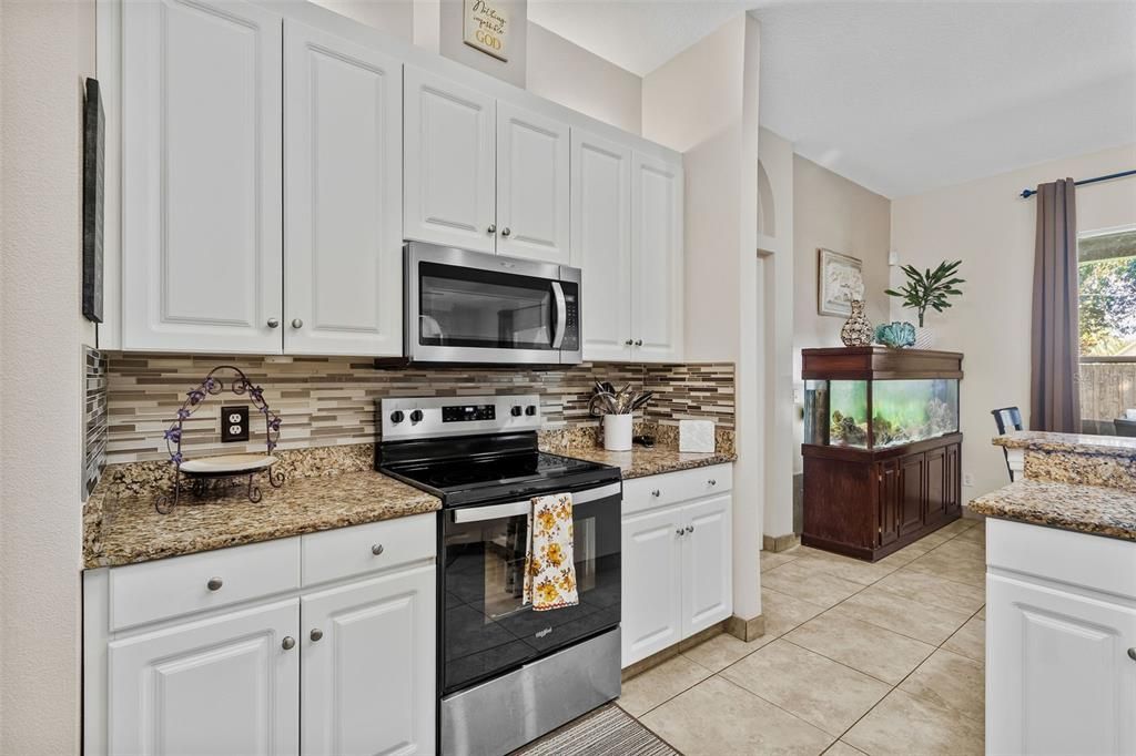 For Sale: $525,000 (5 beds, 4 baths, 2444 Square Feet)