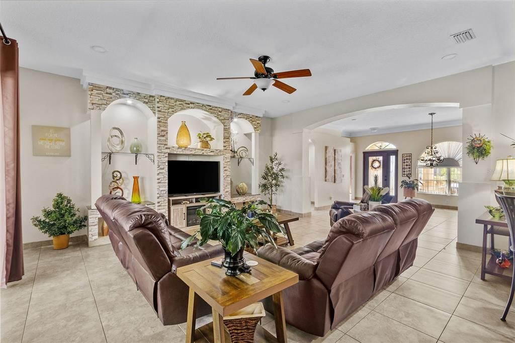 For Sale: $525,000 (5 beds, 4 baths, 2444 Square Feet)