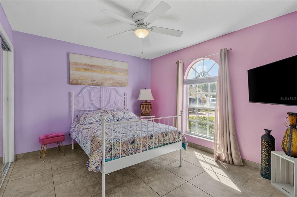 For Sale: $525,000 (5 beds, 4 baths, 2444 Square Feet)