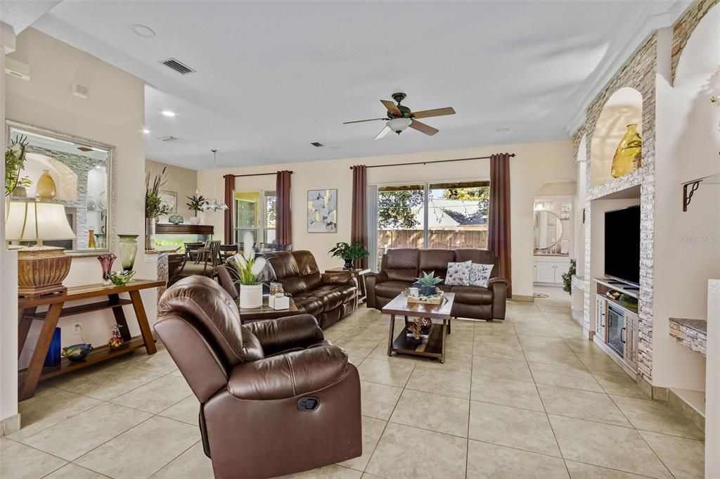 For Sale: $525,000 (5 beds, 4 baths, 2444 Square Feet)