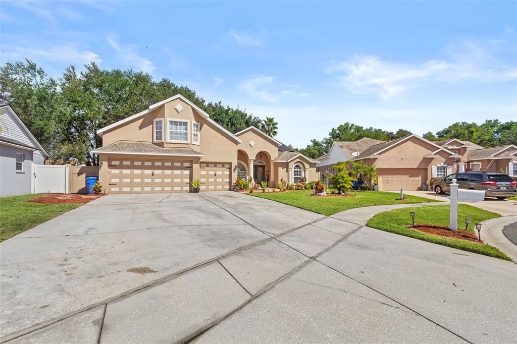 For Sale: $525,000 (5 beds, 4 baths, 2444 Square Feet)