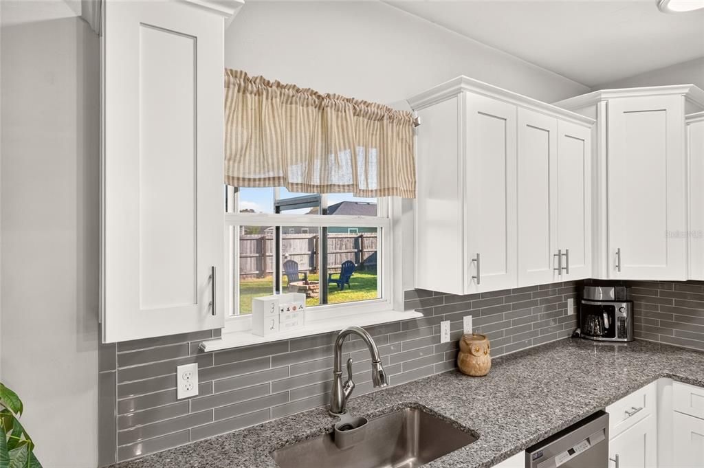 For Sale: $389,990 (4 beds, 2 baths, 1964 Square Feet)