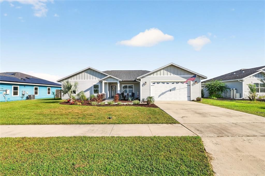 For Sale: $389,990 (4 beds, 2 baths, 1964 Square Feet)