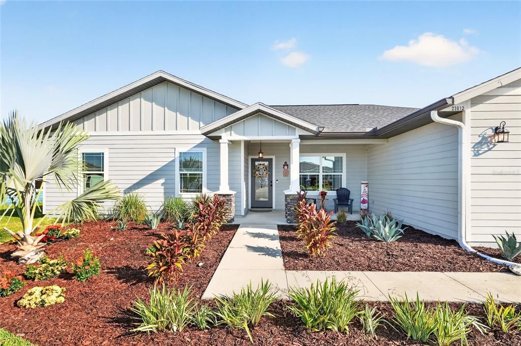 For Sale: $389,990 (4 beds, 2 baths, 1964 Square Feet)