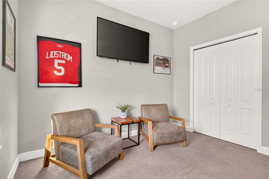 For Sale: $389,990 (4 beds, 2 baths, 1964 Square Feet)