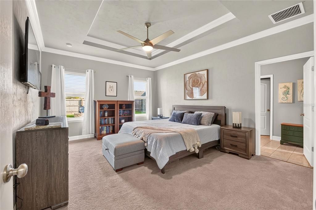 For Sale: $389,990 (4 beds, 2 baths, 1964 Square Feet)