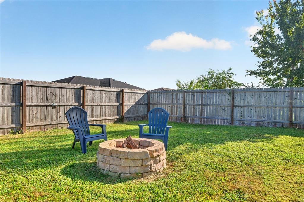 For Sale: $389,990 (4 beds, 2 baths, 1964 Square Feet)