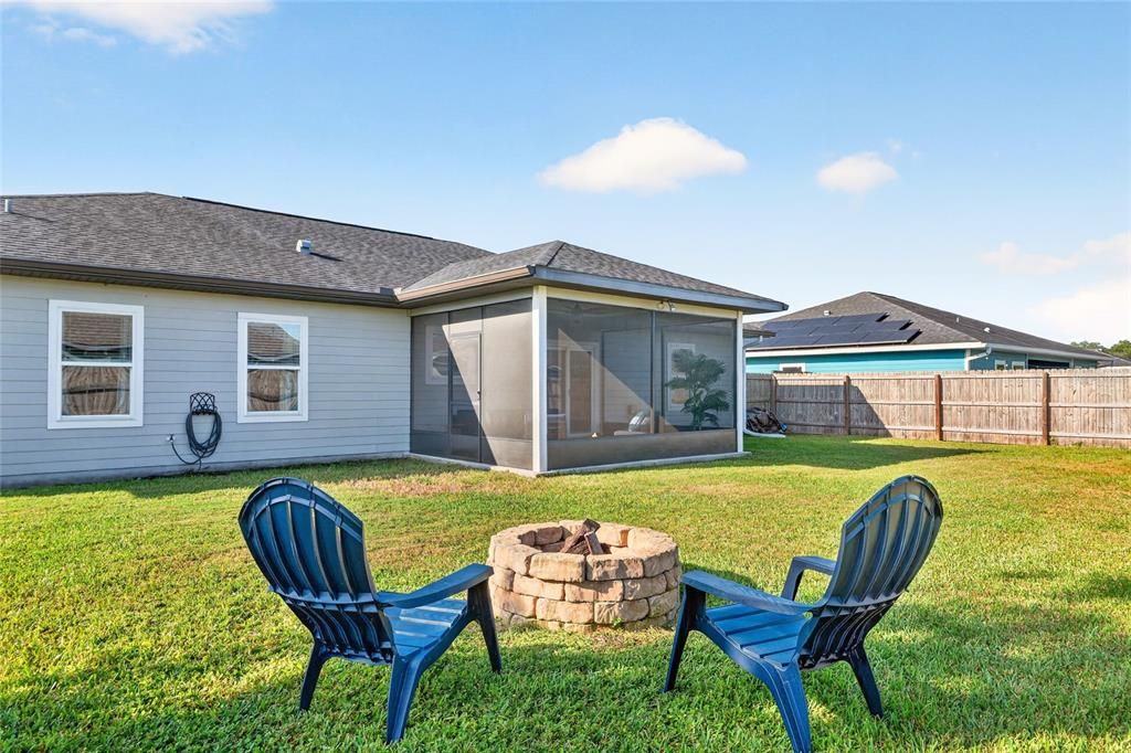 For Sale: $389,990 (4 beds, 2 baths, 1964 Square Feet)