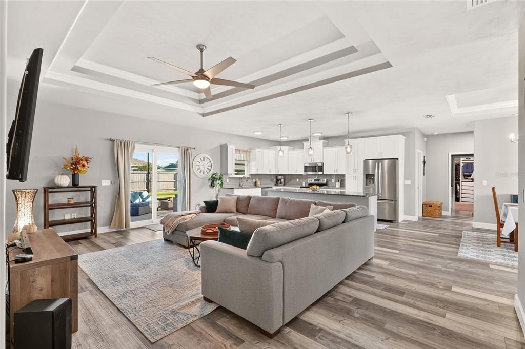 For Sale: $389,990 (4 beds, 2 baths, 1964 Square Feet)