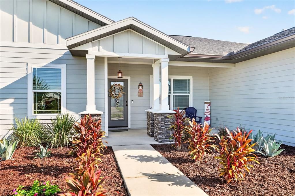For Sale: $389,990 (4 beds, 2 baths, 1964 Square Feet)