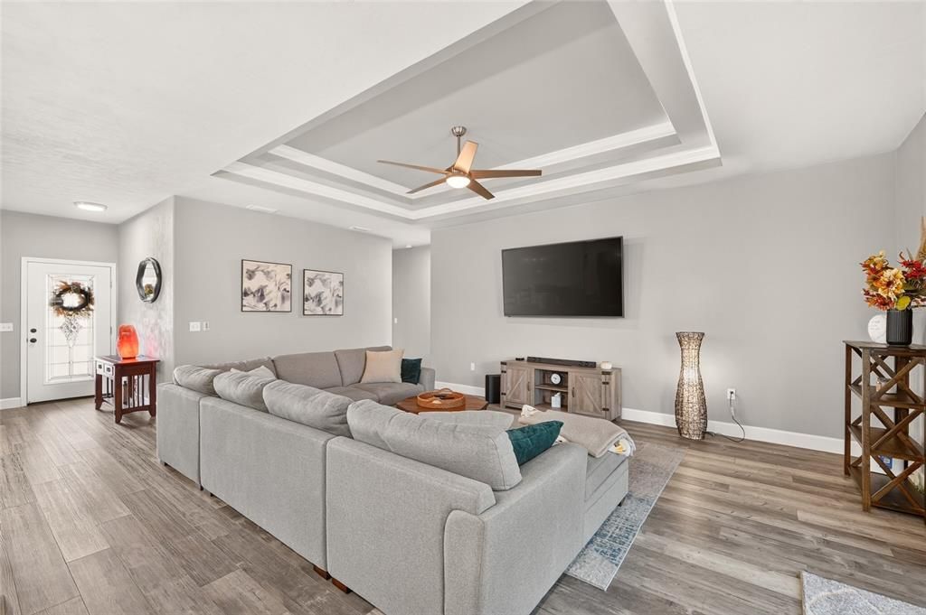 For Sale: $389,990 (4 beds, 2 baths, 1964 Square Feet)