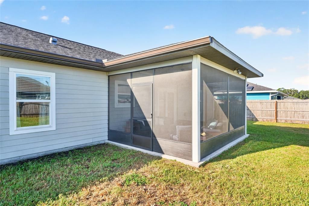 For Sale: $389,990 (4 beds, 2 baths, 1964 Square Feet)