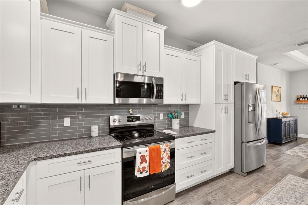 For Sale: $389,990 (4 beds, 2 baths, 1964 Square Feet)