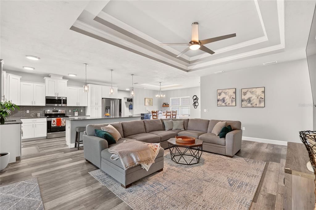 For Sale: $389,990 (4 beds, 2 baths, 1964 Square Feet)