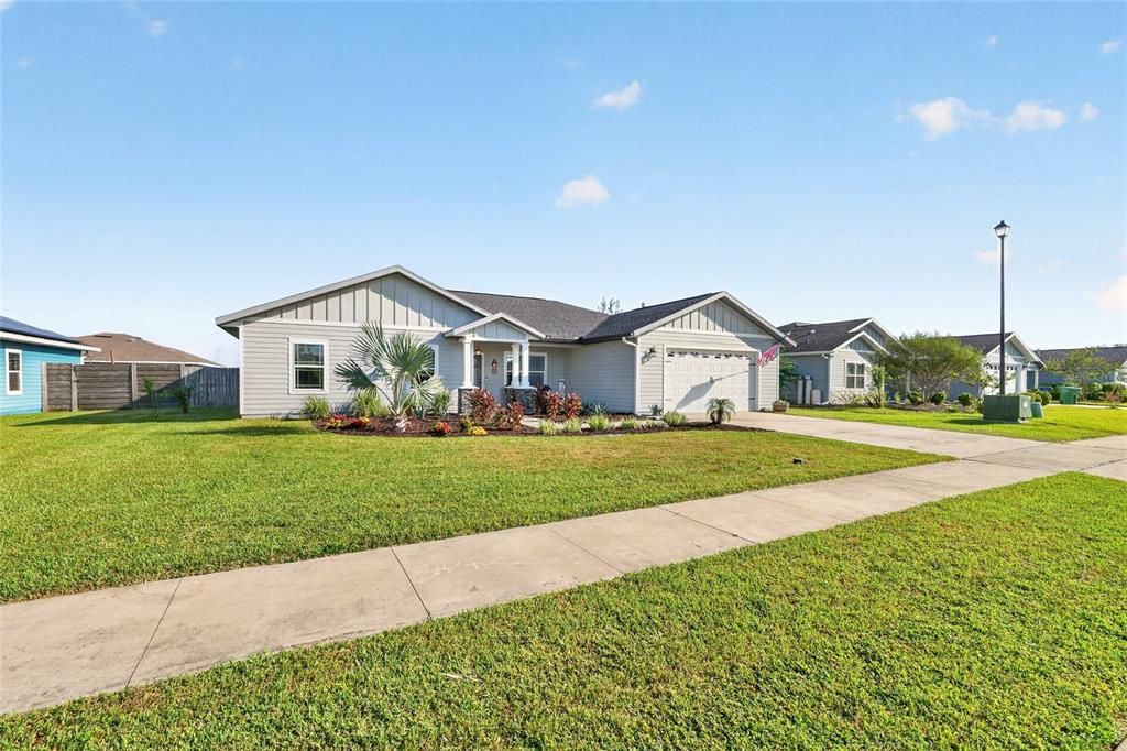 For Sale: $389,990 (4 beds, 2 baths, 1964 Square Feet)