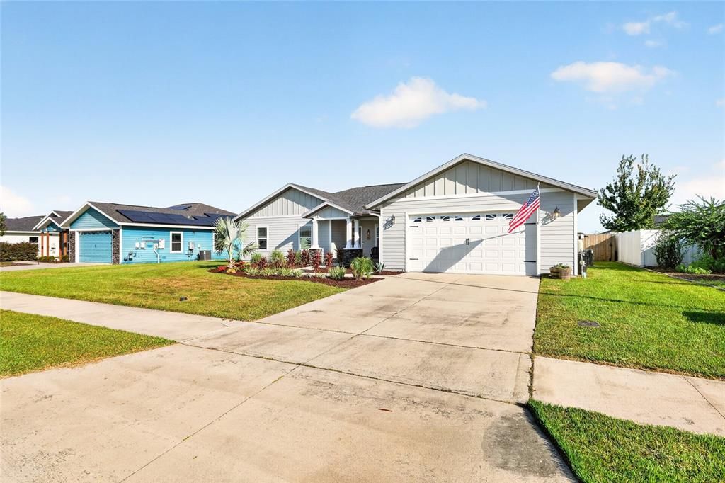For Sale: $389,990 (4 beds, 2 baths, 1964 Square Feet)