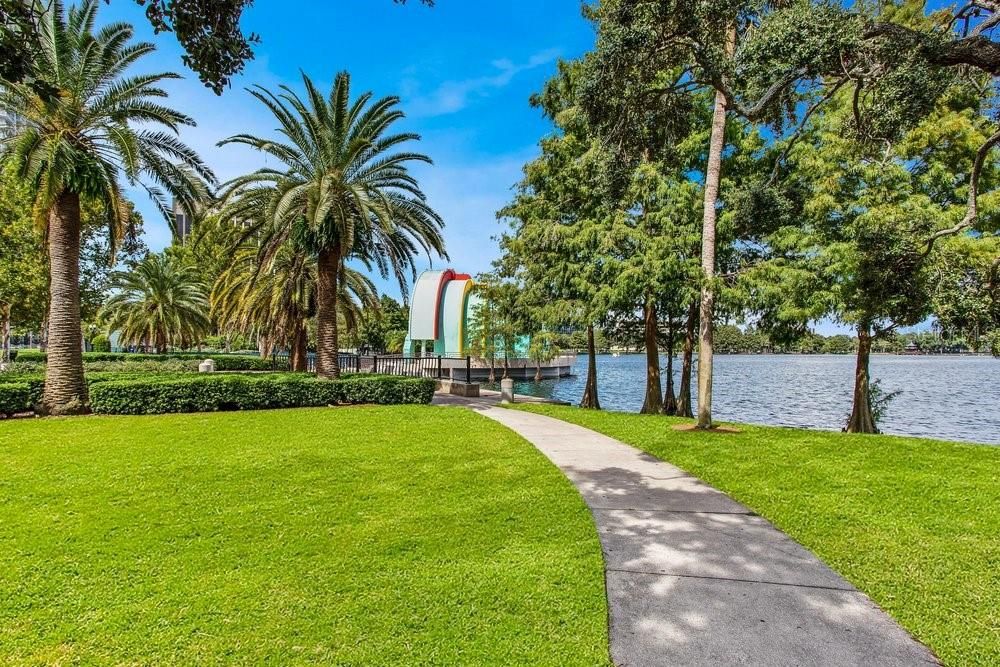 For Sale: $289,900 (2 beds, 2 baths, 1261 Square Feet)