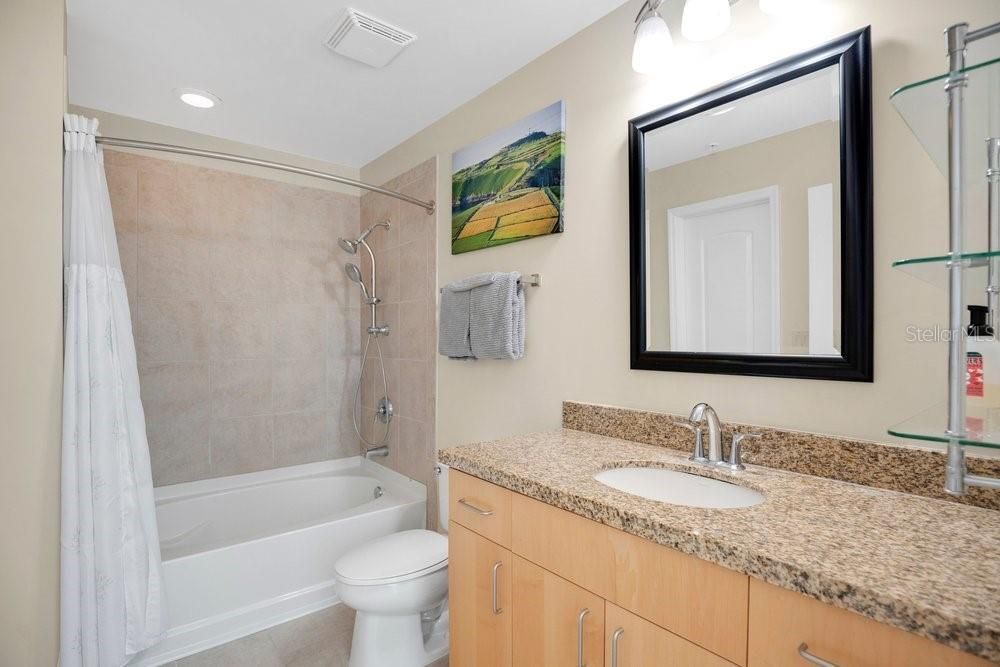 For Sale: $289,900 (2 beds, 2 baths, 1261 Square Feet)