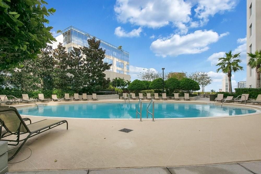 For Sale: $289,900 (2 beds, 2 baths, 1261 Square Feet)