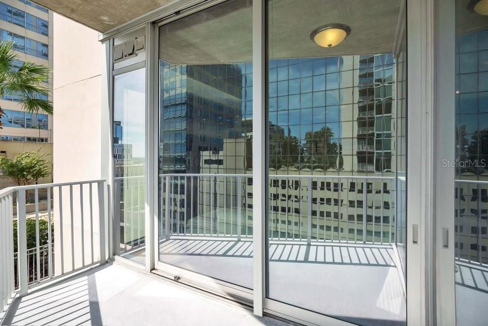 For Sale: $289,900 (2 beds, 2 baths, 1261 Square Feet)