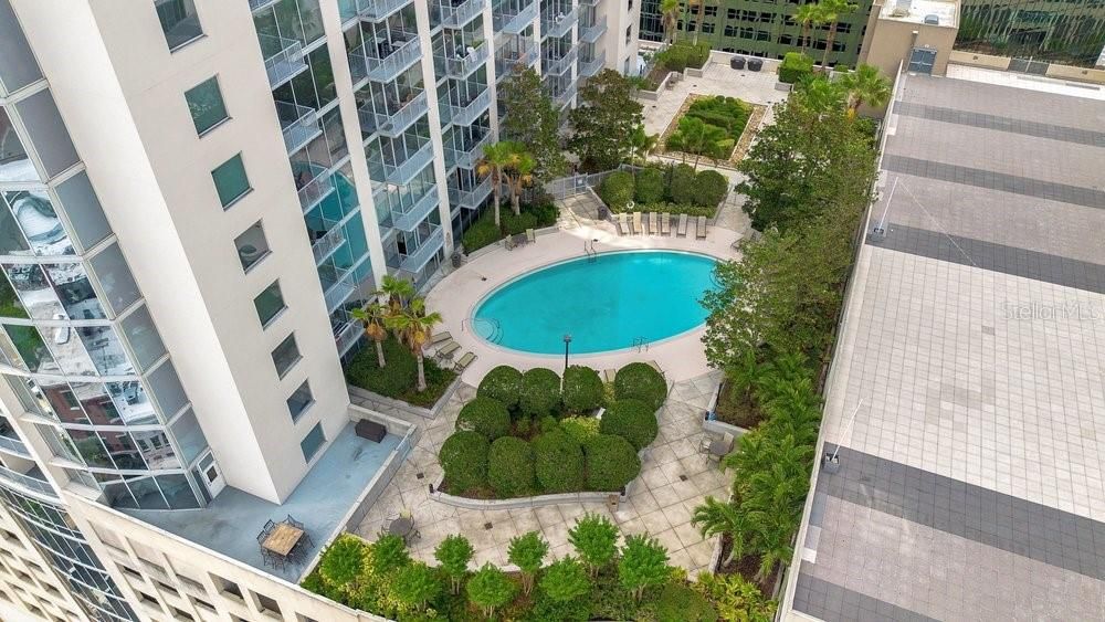 For Sale: $289,900 (2 beds, 2 baths, 1261 Square Feet)