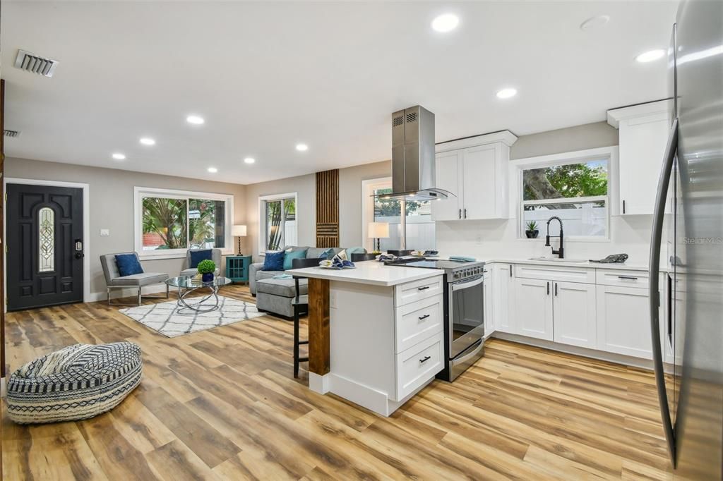 For Rent: $2,495 (2 beds, 1 baths, 1038 Square Feet)
