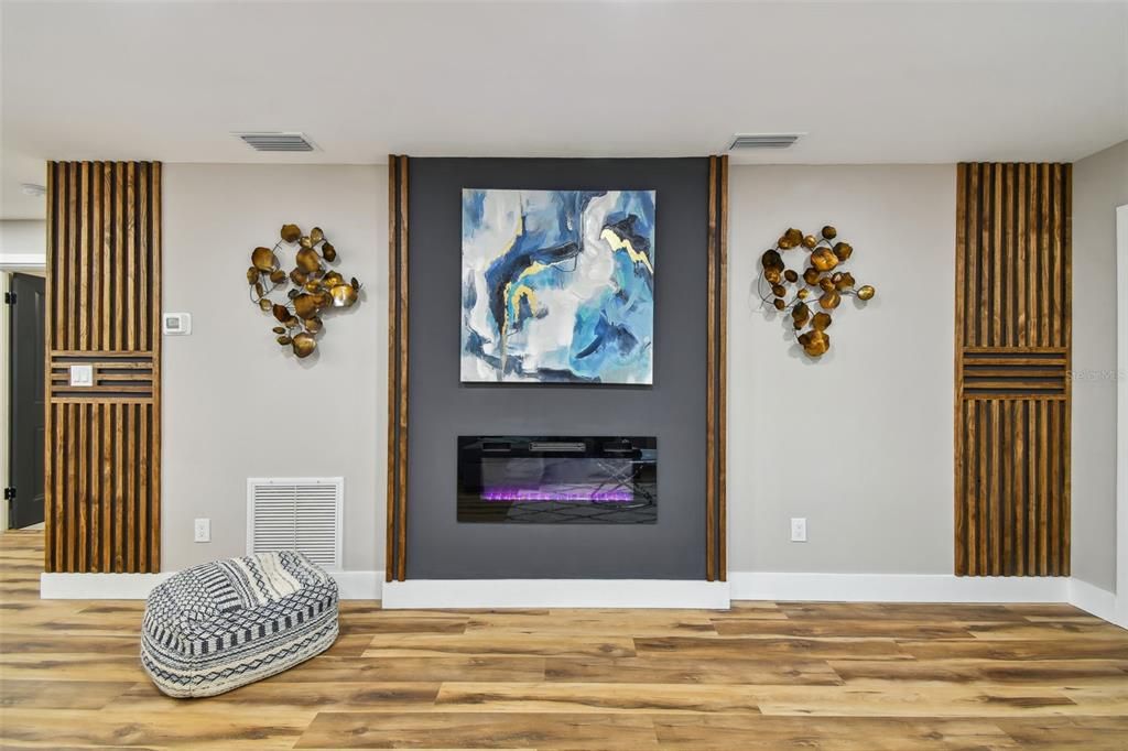 For Rent: $2,495 (2 beds, 1 baths, 1038 Square Feet)