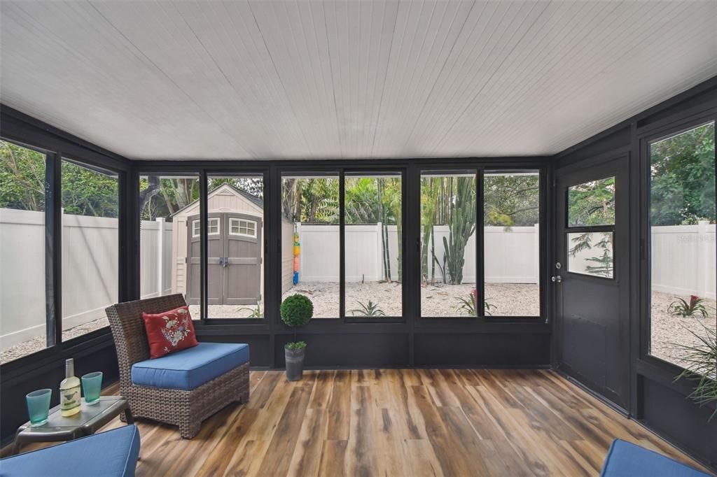 For Rent: $2,495 (2 beds, 1 baths, 1038 Square Feet)
