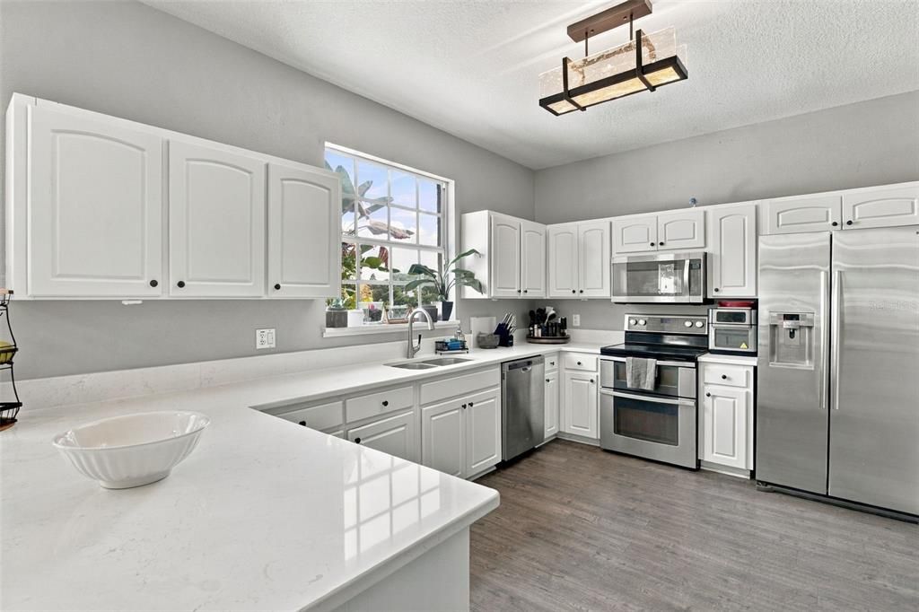 For Sale: $699,000 (4 beds, 2 baths, 1886 Square Feet)