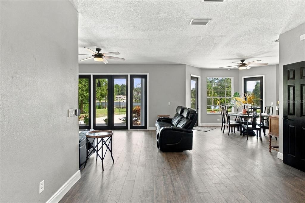 For Sale: $699,000 (4 beds, 2 baths, 1886 Square Feet)