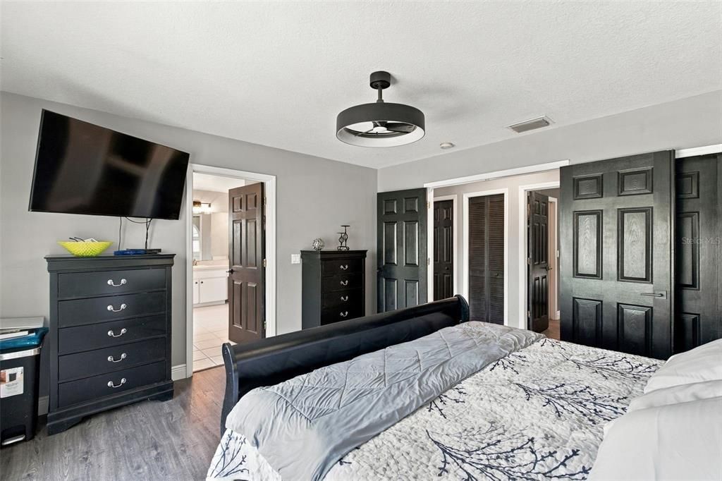 For Sale: $699,000 (4 beds, 2 baths, 1886 Square Feet)