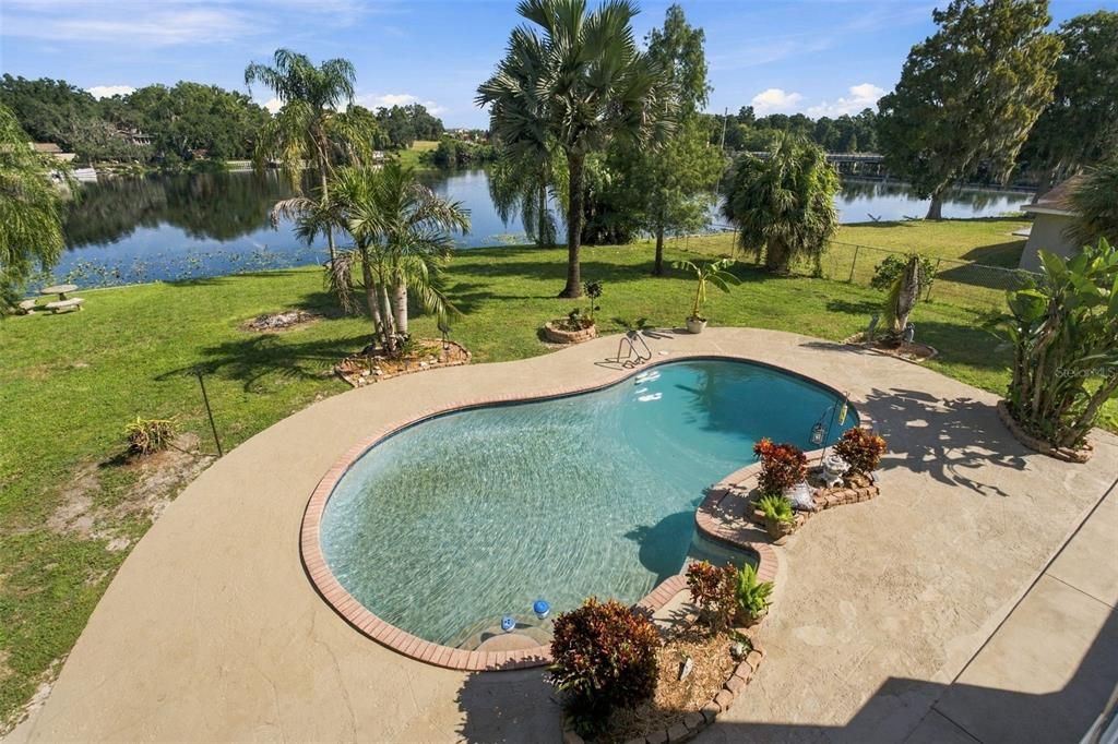 For Sale: $699,000 (4 beds, 2 baths, 1886 Square Feet)