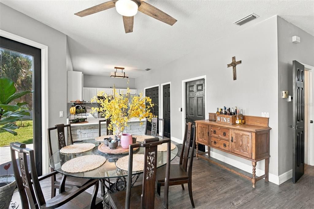 For Sale: $699,000 (4 beds, 2 baths, 1886 Square Feet)