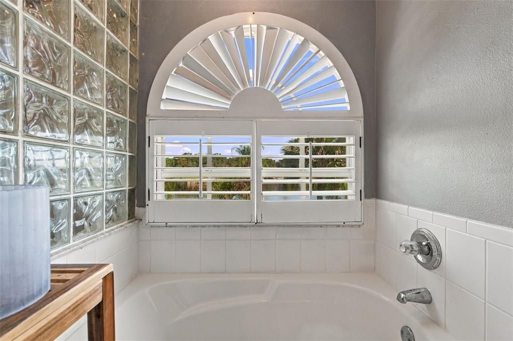 For Sale: $699,000 (4 beds, 2 baths, 1886 Square Feet)