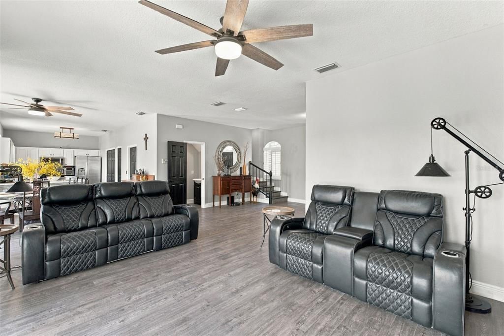 For Sale: $699,000 (4 beds, 2 baths, 1886 Square Feet)
