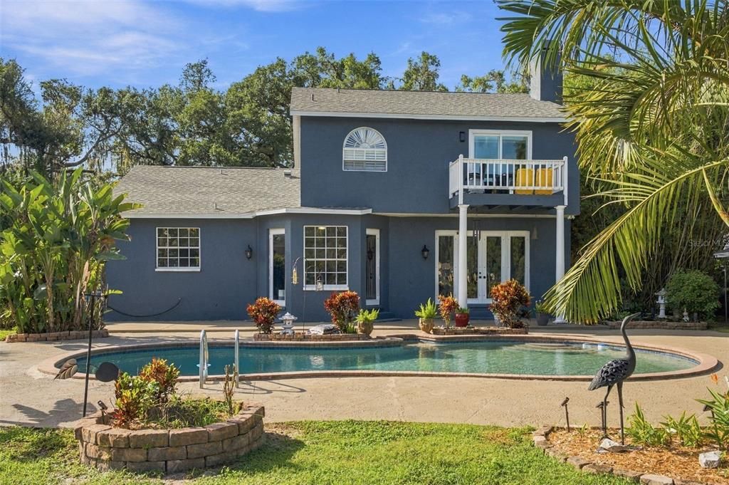 For Sale: $699,000 (4 beds, 2 baths, 1886 Square Feet)