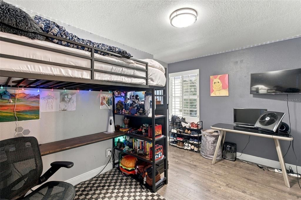 For Sale: $699,000 (4 beds, 2 baths, 1886 Square Feet)