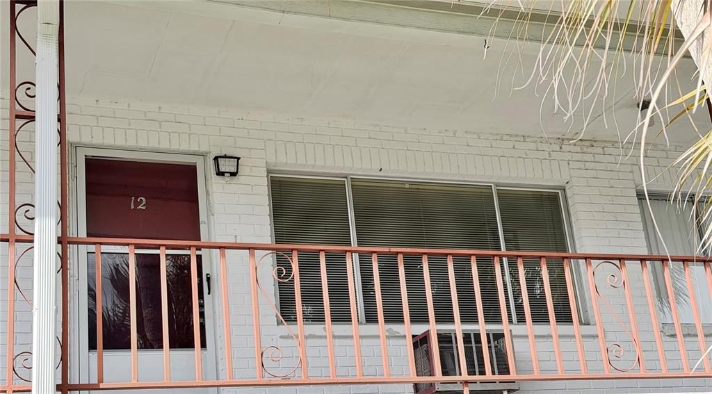 For Rent: $1,200 (1 beds, 1 baths, 585 Square Feet)